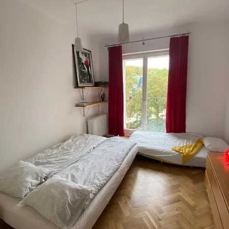 Kawalerka W Centrum Gdyni Z Osobna Kuchnia, 15 Min Spacerem Od Morza Appartamento Gdynia