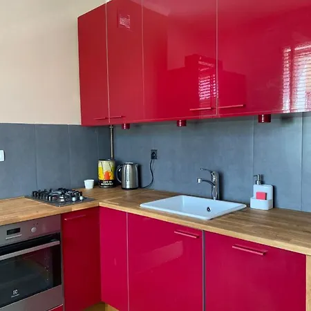 Kawalerka W Centrum Gdyni Z Osobna Kuchnia, 15 Min Spacerem Od Morza