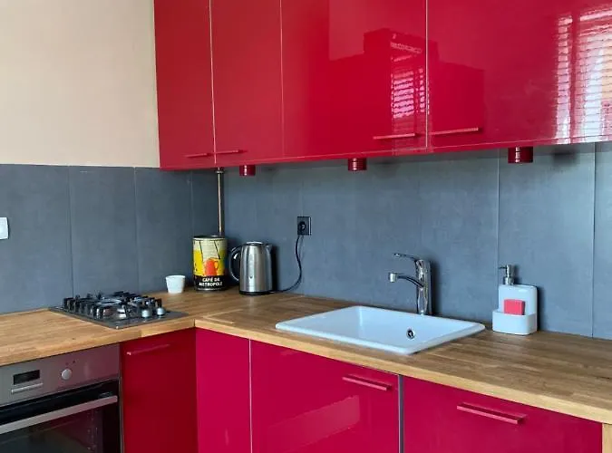 Kawalerka W Centrum Gdyni Z Osobna Kuchnia, 15 Min Spacerem Od Morza